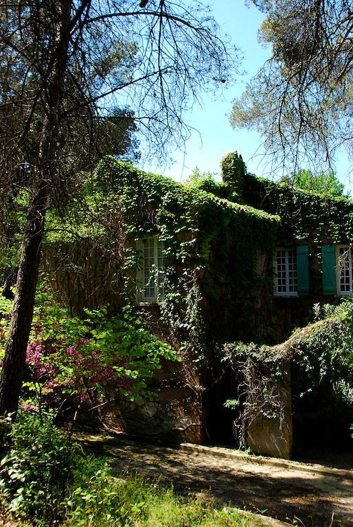Hotel Les Mazets Des Roches Tarascon Szoba fotó