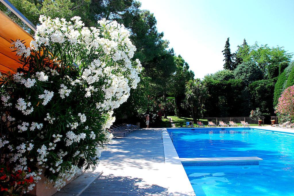 Hotel Les Mazets Des Roches Tarascon Kültér fotó