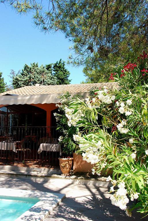 Hotel Les Mazets Des Roches Tarascon Kültér fotó
