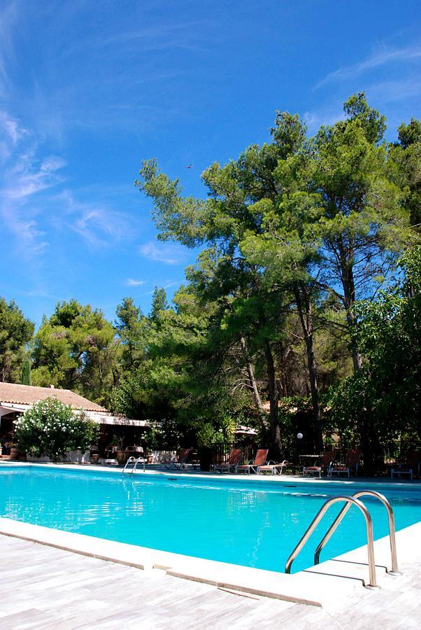 Hotel Les Mazets Des Roches Tarascon Kültér fotó