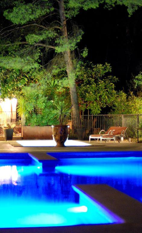 Hotel Les Mazets Des Roches Tarascon Kültér fotó